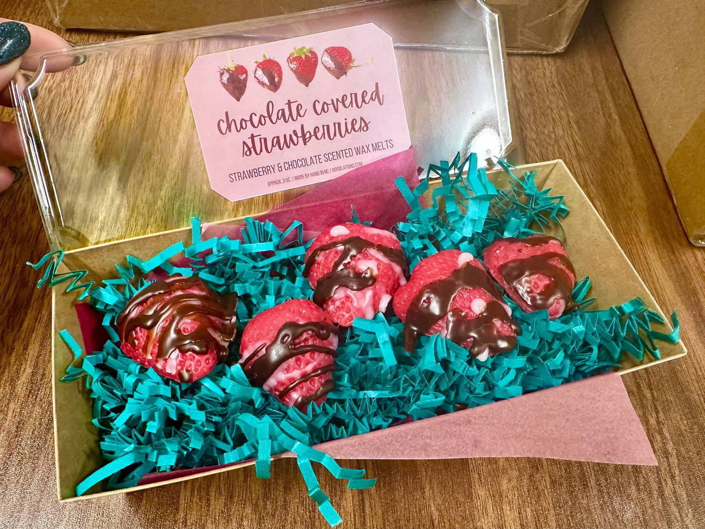 Doodlations Coffee Bar & Boutique chocolate covered strawberry wax melts, strawberry & chocolate scented.