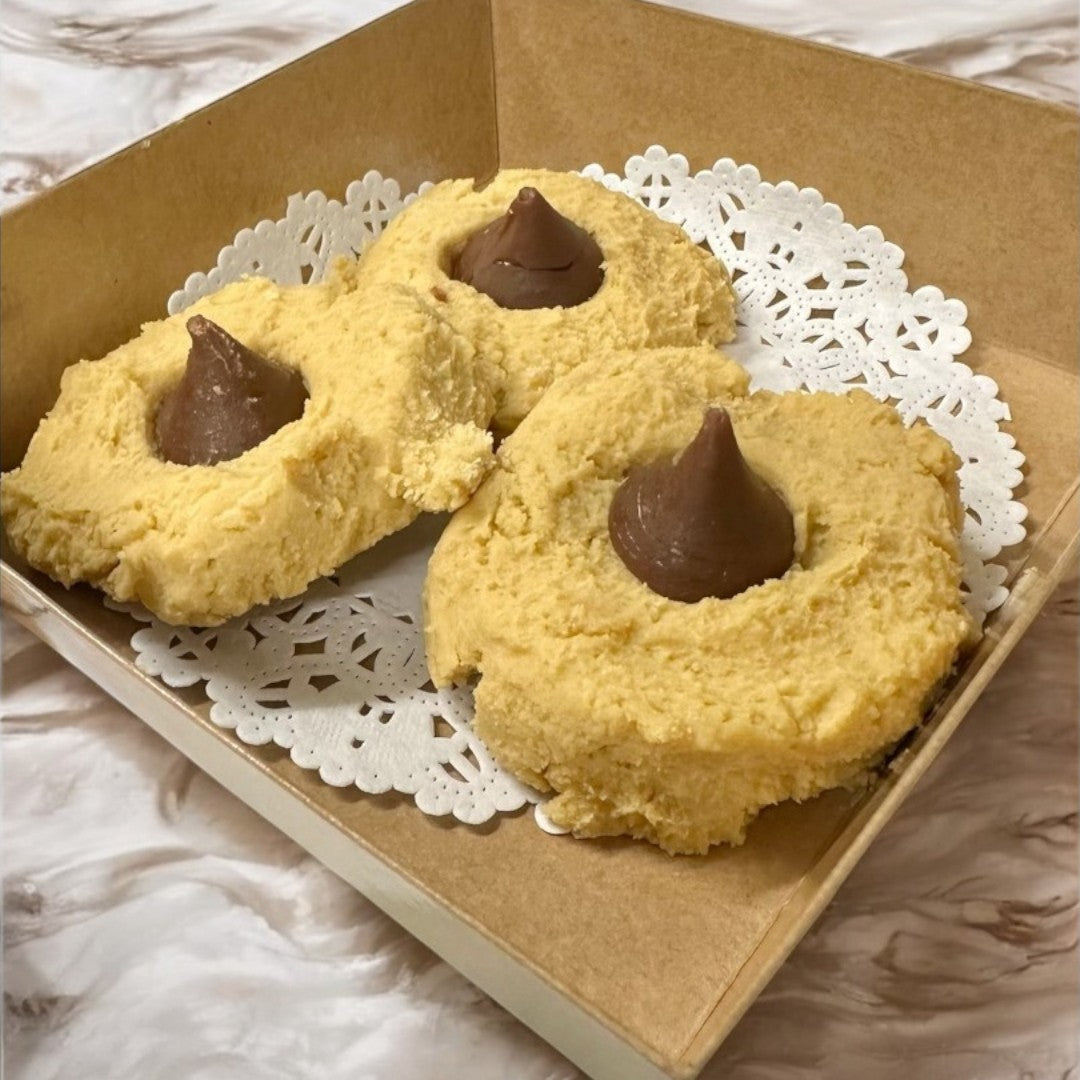 Doodlations Coffee Bar & Boutique Peanut Butter Blossom Cookies wax melts, handmade, 3 oz, look and smell like real cookies.