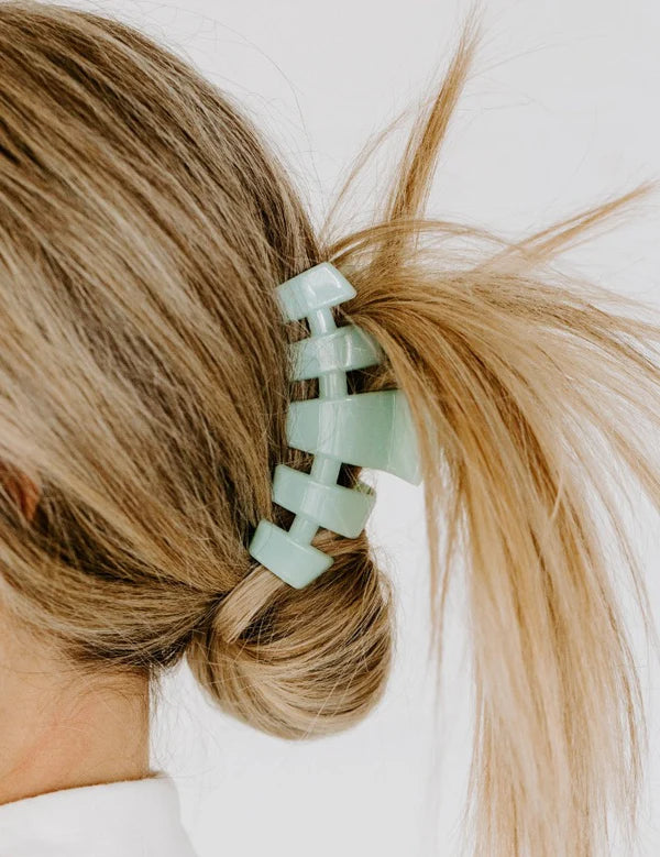 Classic Coconut White Claw Clip