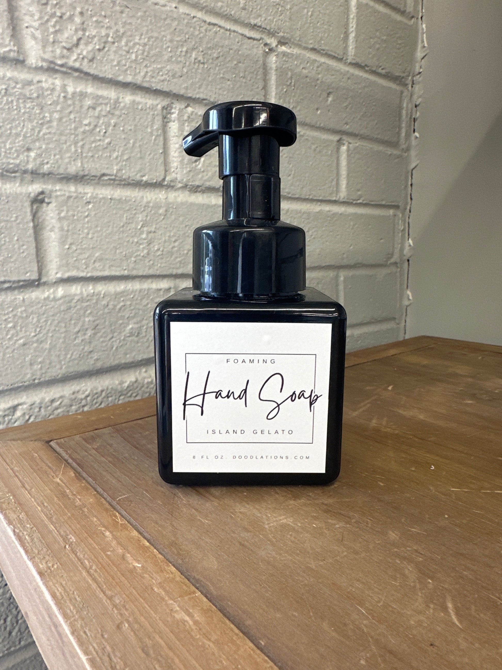 Doodlations Coffee Bar, foaming island, Geleto hand soap