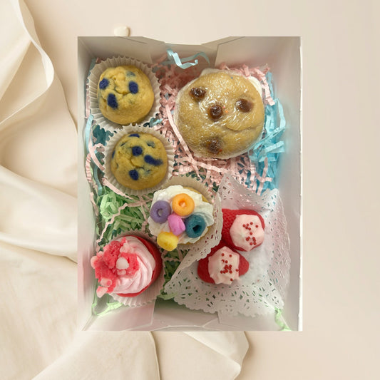 Doodlations Coffee Bar & Boutique Bakery Sampler wax melts in cookie, cupcake, and strawberry shapes.