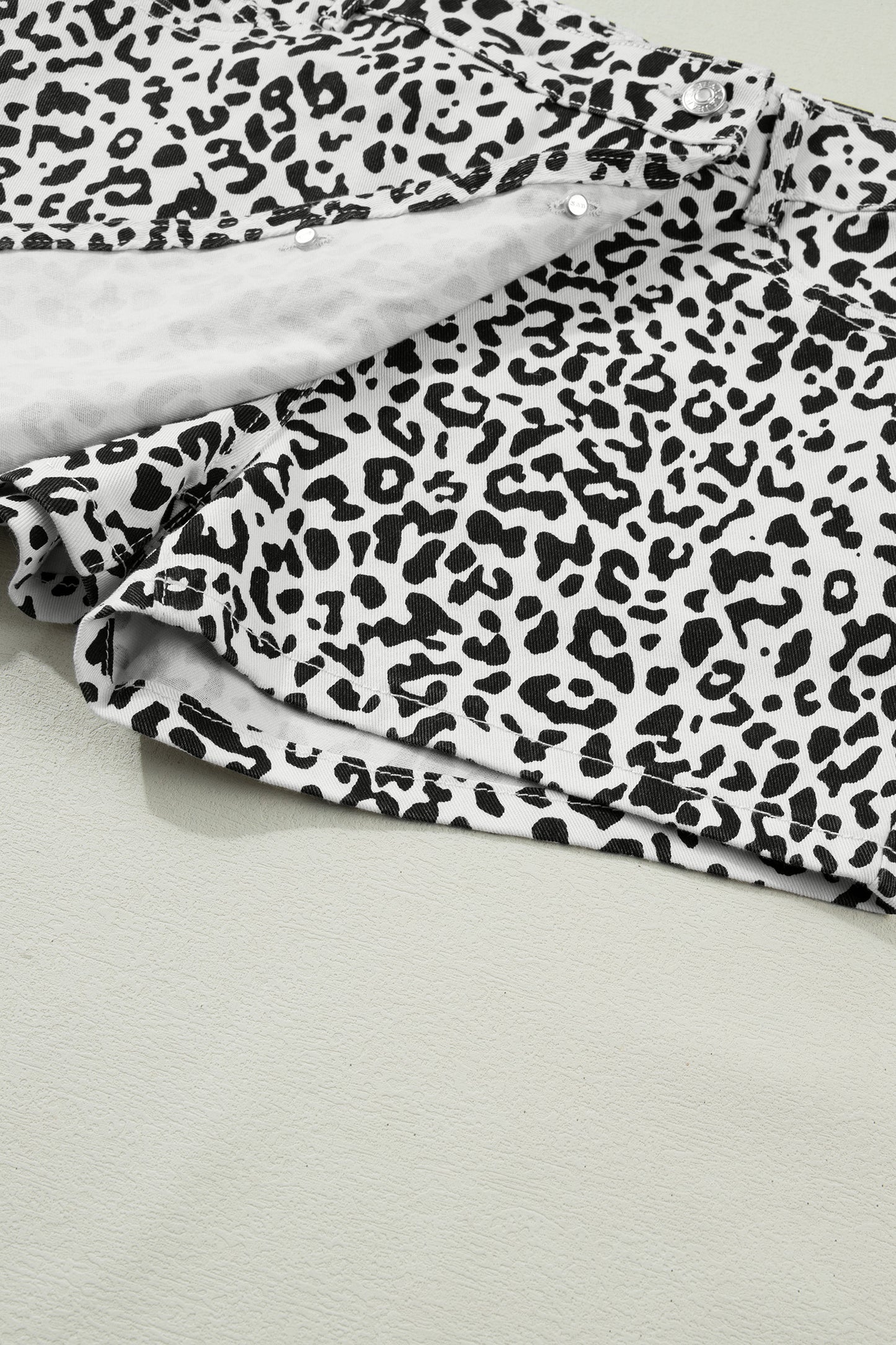 Leopard Print Overlap Denim Shorts