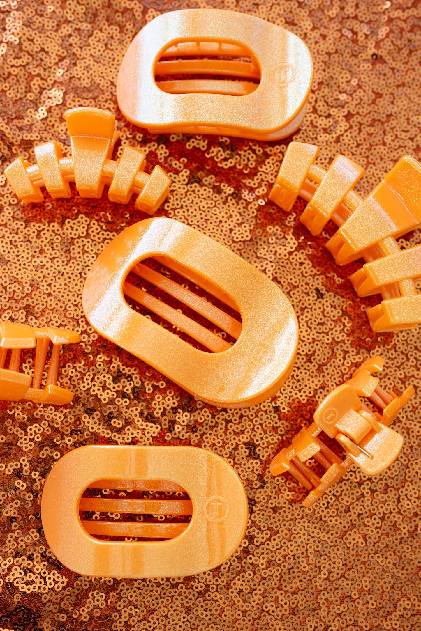 Flat Round Hair Clip | Medium | Showbiz