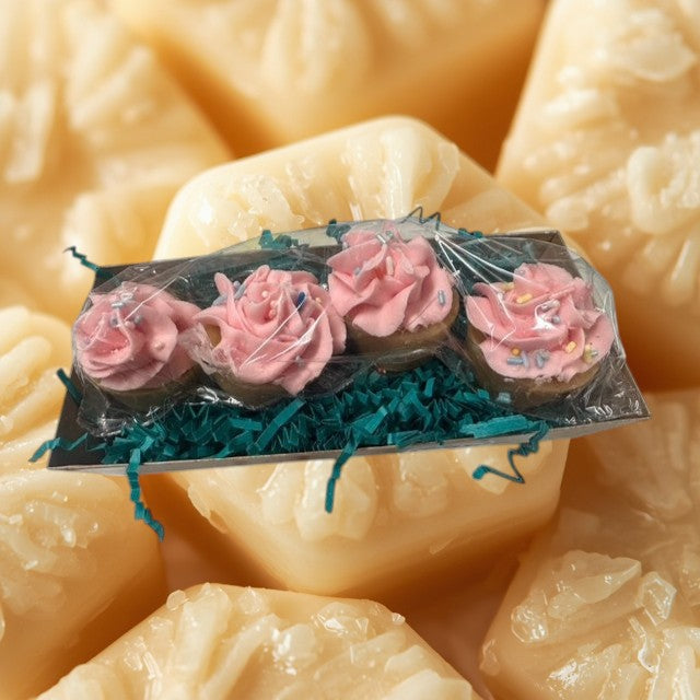 Pink Delight Cupcakes wax melts, four pink frosted cupcake-shaped wax melts with sprinkles in a clear box.
