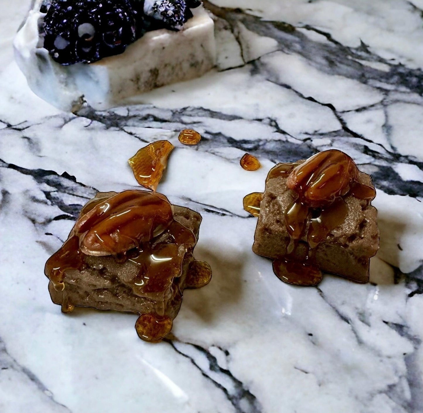 Turtle Brownie Bite Wax Melts with caramel drizzle and pecans.