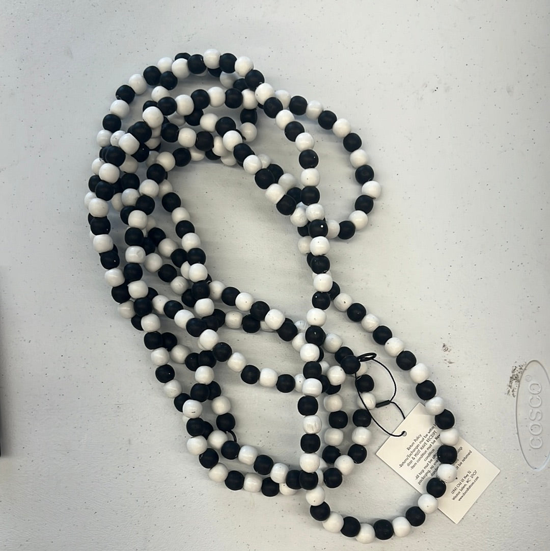 Black and white bead garland strand